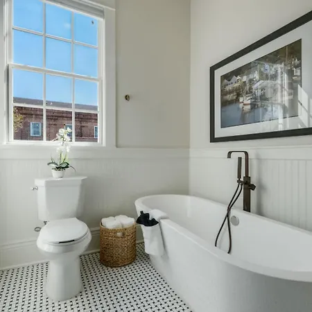 Gorgeous Upscale With Pool Garden District Holiday home New Orleans