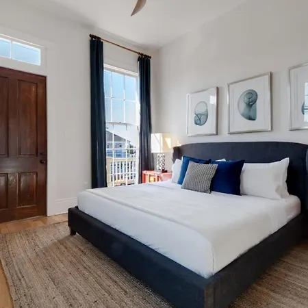 Gorgeous Upscale With Pool Garden District Holiday home New Orleans