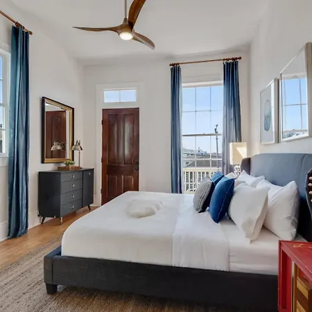Gorgeous Upscale With Pool Garden District *