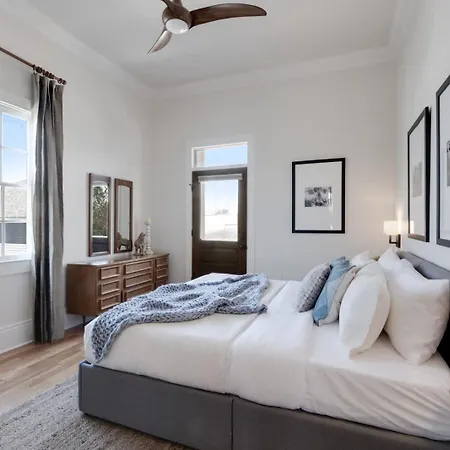 Gorgeous Upscale With Pool Garden District * New Orleans