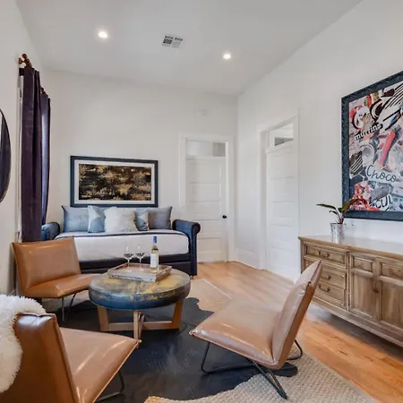 Holiday home Gorgeous Upscale With Pool Garden District New Orleans