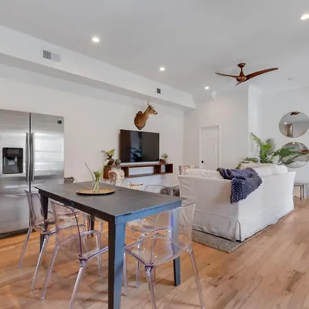 Holiday home Gorgeous Upscale With Pool Garden District