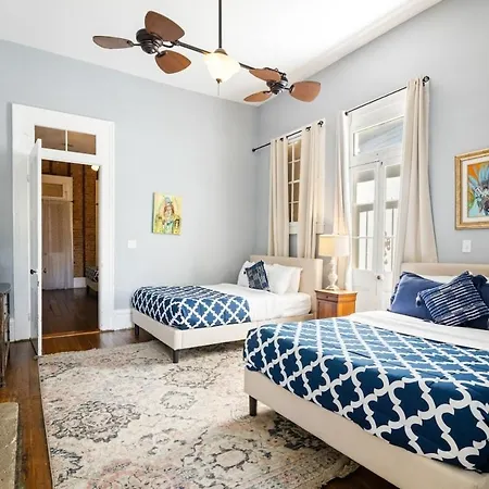 Governors Mansion 5 Bedroom-3 Bath