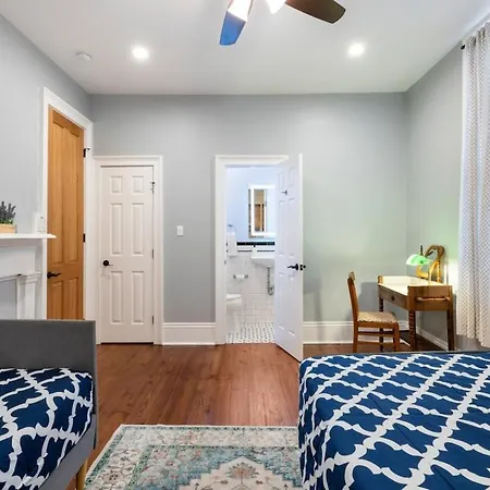 Elysian Historic - 4 Bed-4 Ensuite Baths Bed & Breakfast 4*