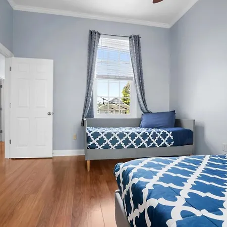 Dumaine Cozy - 3 Bed Close To Qtr Holiday home *