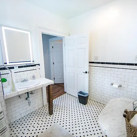 Holiday home St Ann Creole Victorian - 5 Bed-5 Bath