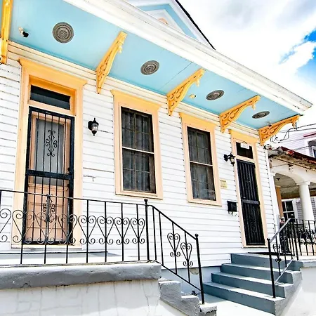 St Ann Creole Victorian - 5 Bed-5 Bath