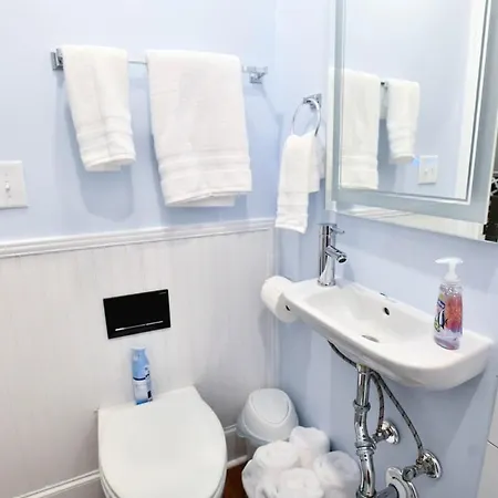 Claiborne Historic Getaways Guest House-economy Rear Unit With Pool