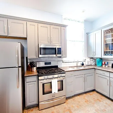 Apartment 5br Historic Claiborne W/ Pool & Courtyard — 6 Blocks To French Quarter
