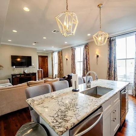 The Frenchman 2bed - 2 Bath