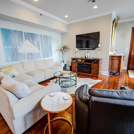 The Frenchman 2bed - 2 Bath