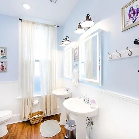 5br Historic Claiborne W/ Pool & Courtyard — 6 Blocks To French Quarter