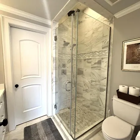 The Frenchman 2bed - 2 Bath Apartment *