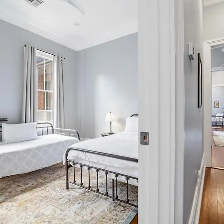 Governors Historic 5bed-5ba Apartment
