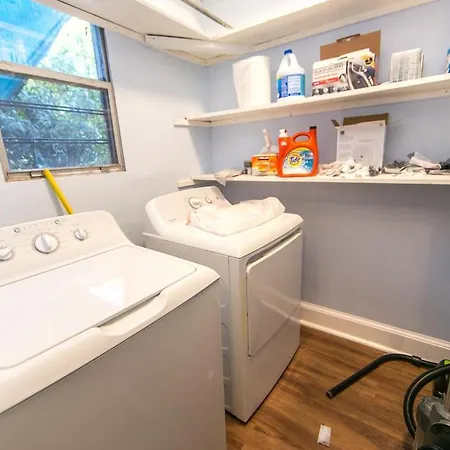 5br Historic Claiborne W/ Pool & Courtyard — 6 Blocks To French Quarter