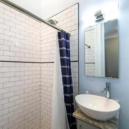 Governors Historic 5bed-5ba Apartment *