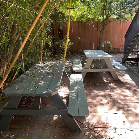 Apartment 5br Historic Claiborne W/ Pool & Courtyard — 6 Blocks To French Quarter New Orleans