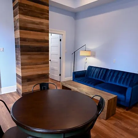 Apartment Governors - 2 Bedroom - Steps To Fq