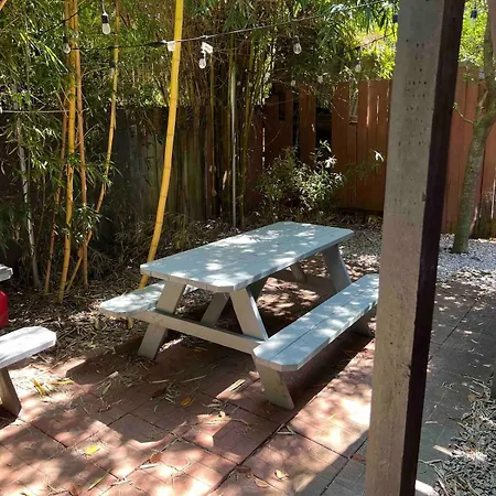 5br Historic Claiborne W/ Pool & Courtyard — 6 Blocks To French Quarter