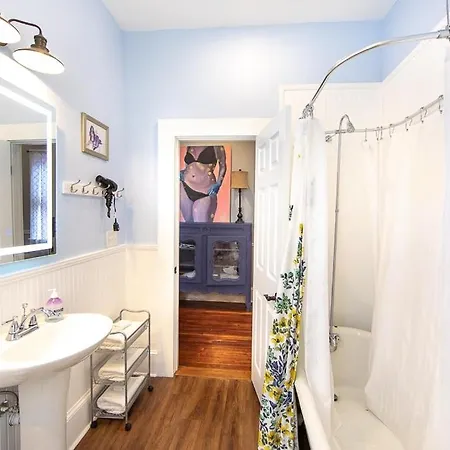 5br Historic Claiborne W/ Pool & Courtyard — 6 Blocks To French Quarter