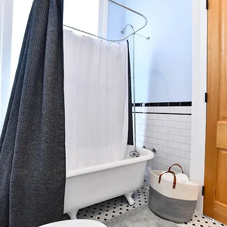 Villere Historic - Bookable Only By Bed & Breakfast