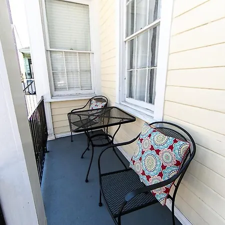Holiday home Monthly - Dumaine Historic Gem - Front House 1bed New Orleans