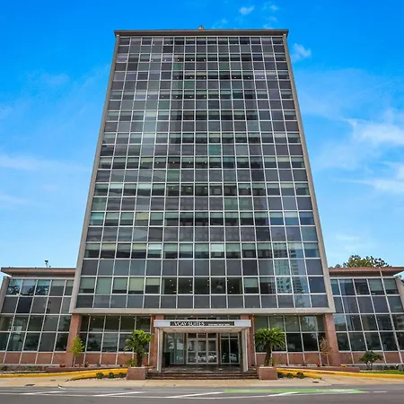 Aparthotel Vcay 5br 5ba Group Near Superdome 4*