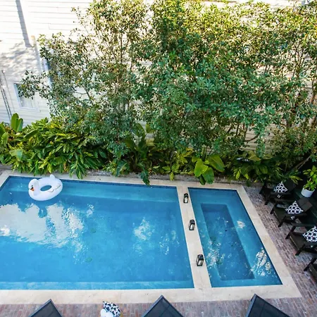Opulent Expansive Unit Heated Pool And Bed & Breakfast
