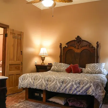 The Olivier House 3*