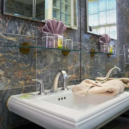 Hotel The Olivier House 3*