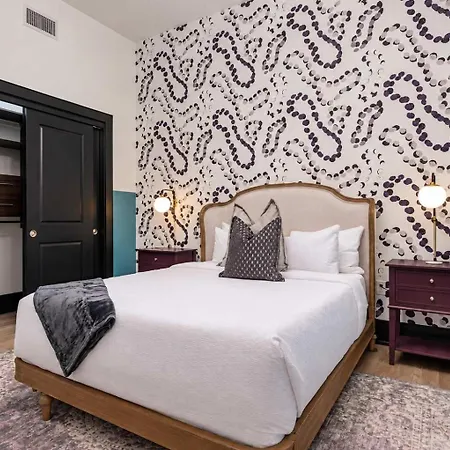 Hotel Luxury Rooftop Pool Walk-french Qtr *