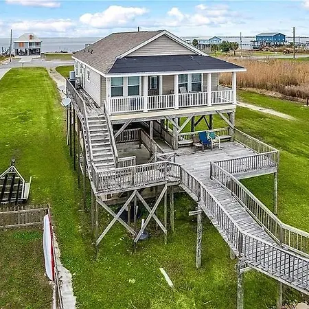 Waterfront Escape 3br 2ba Dock Holiday home