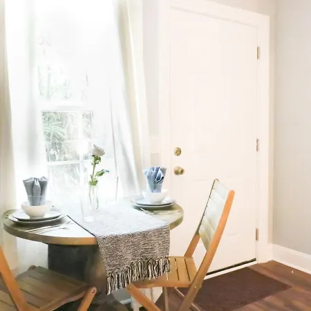 Charming St Ann Studio, Steps To Fq Holiday home