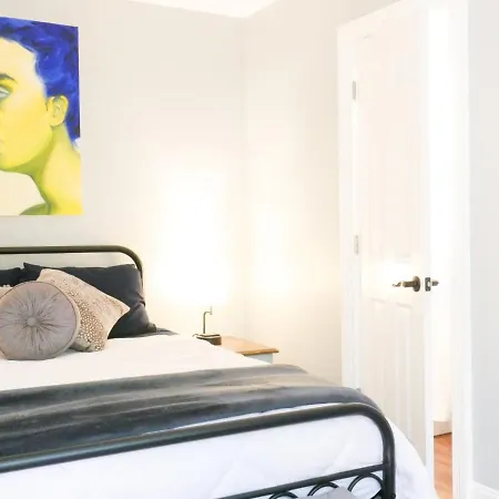 Charming St Ann Studio, Steps To Fq Holiday home
