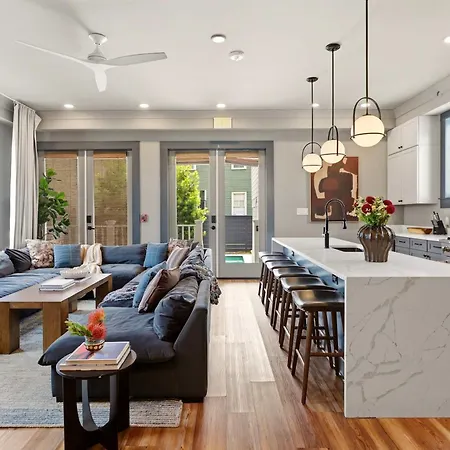 Holiday home Luxe Sunlit Heated Pool & Near Cbd New Orleans