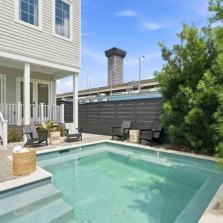 Luxe Sunlit Heated Pool & Near Cbd New Orleans