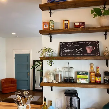 Cozy Pet Friendly Homestay *