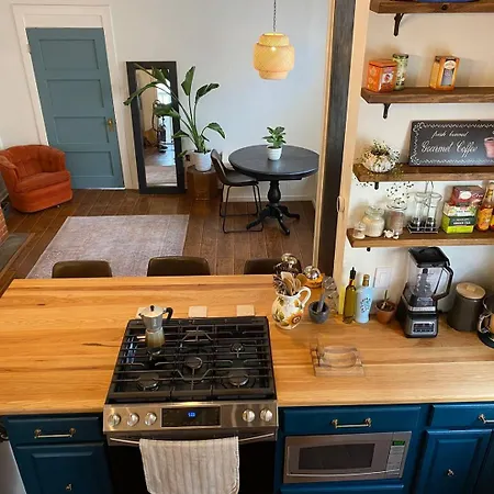Cozy Pet Friendly Homestay New Orleans