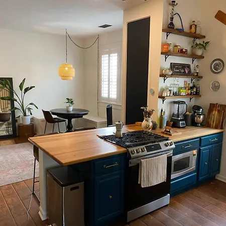 Cozy Pet Friendly Homestay *