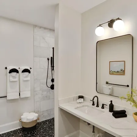 Holiday home 2 Unit Combo 12br Near French Quarter *