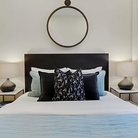 2 Unit Combo 12br Near French Quarter
