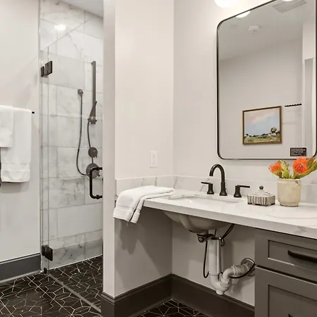 Holiday home Luxe Sunlit Heated Pool & Near Cbd New Orleans