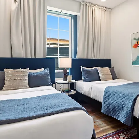 Luxe Sunlit Heated Pool & Near Cbd Holiday home New Orleans