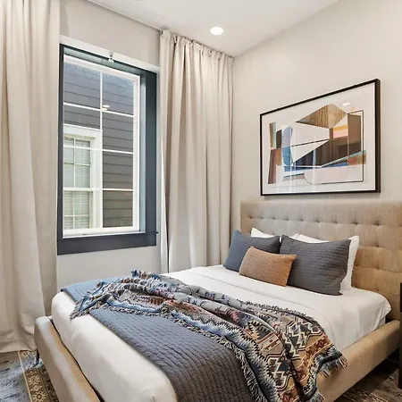 Luxe Sunlit Heated Pool & Near Cbd *