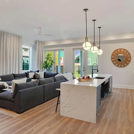2 Unit Combo 12br Near French Quarter Holiday home