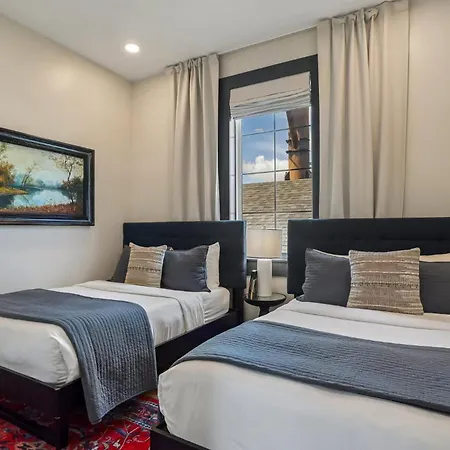 2 Unit Combo 12br Near French Quarter Holiday home