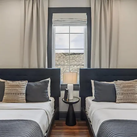 2 Unit Combo 12br Near French Quarter Holiday home New Orleans