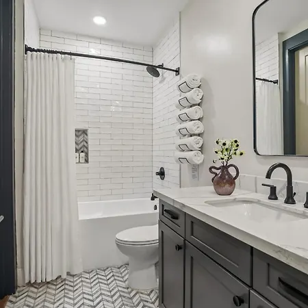 2 Unit Combo 12br Near French Quarter