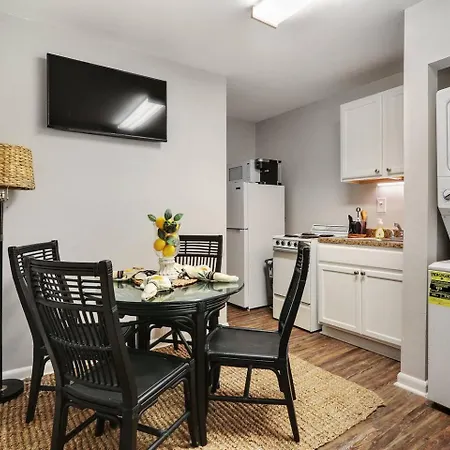 Serenity's Sanctuary 1br Near Bourbon & Frenchmen St Apartment New Orleans
