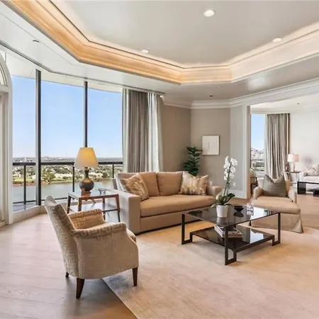 Penthouse Living Panoramic Views *